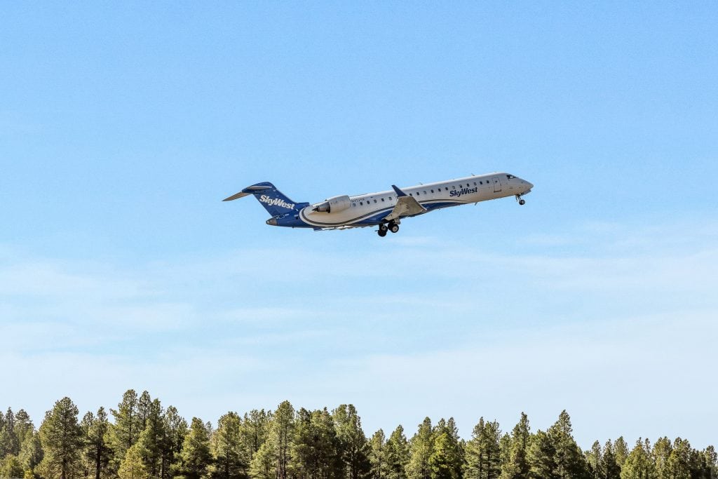 Skywest aircraft departing FLG